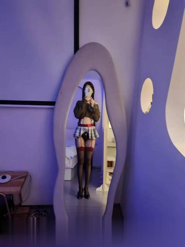身材火辣服务系御姐