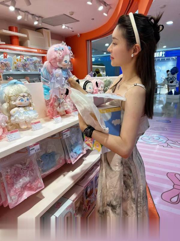 建业嫩妹莎莎