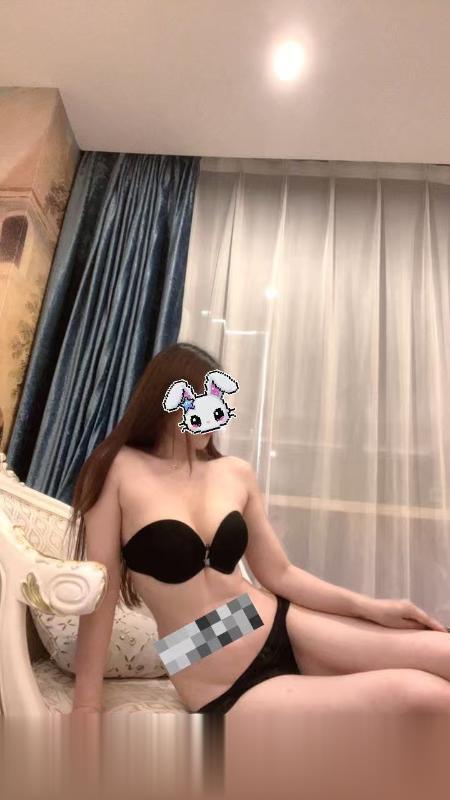 高挑性感小妖精