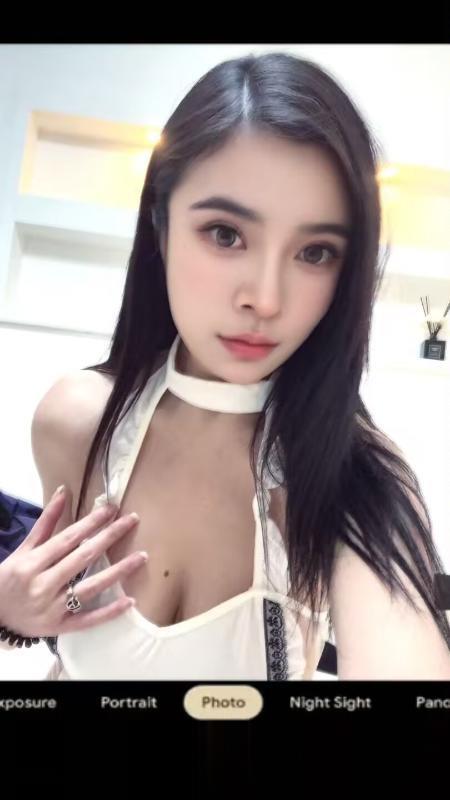 大波翘臀小姐姐