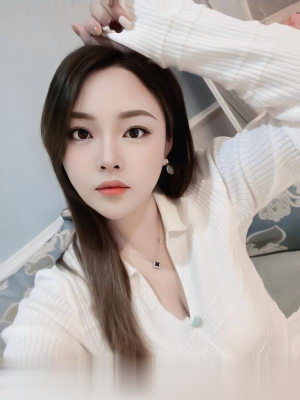 大胸气质小美女